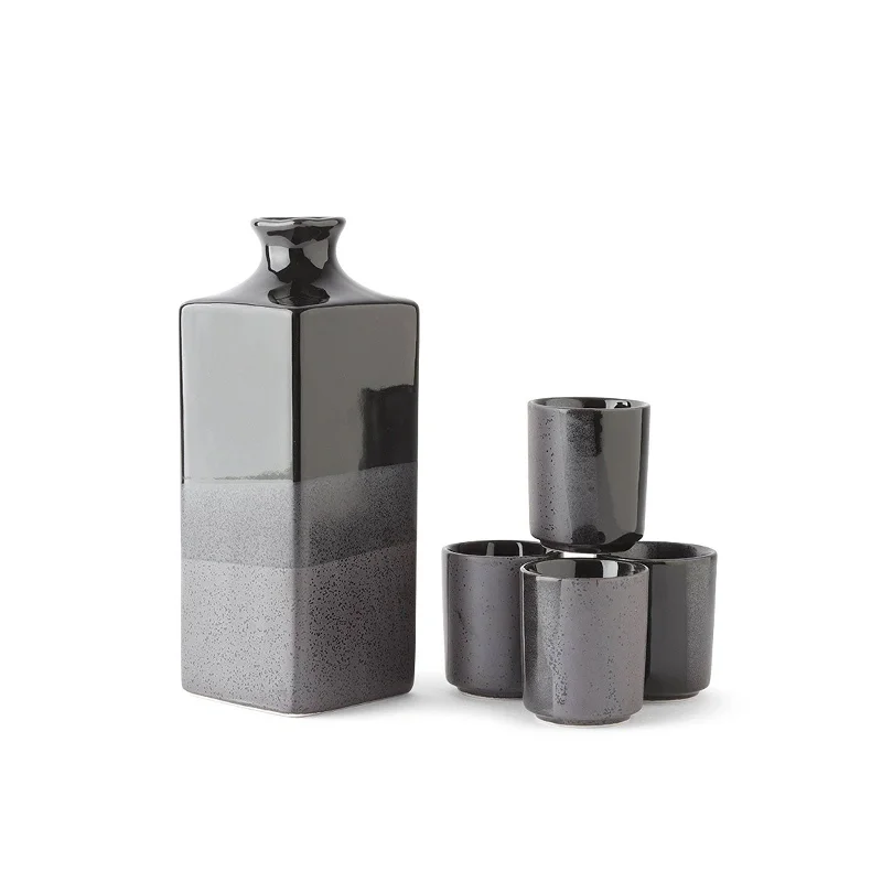 Sake Set in Black and Grey